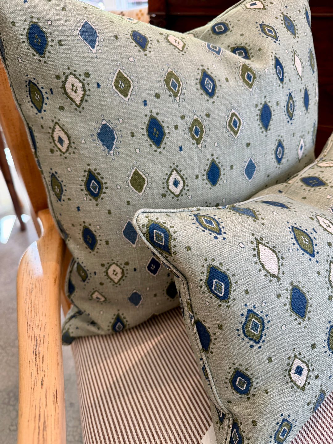 Custom 21" x 21" Pillow in Peter Dunham Oona Print on Linen w/ Self Welt