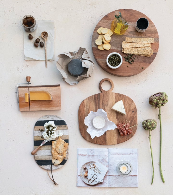 Natural Acacia Wood Cheese/Cutting Board w/ Handle