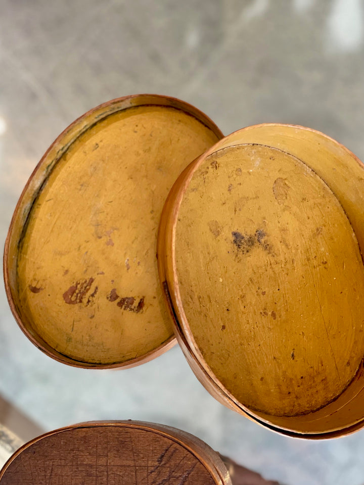 Antique Handmade Oval Shaker Box | M