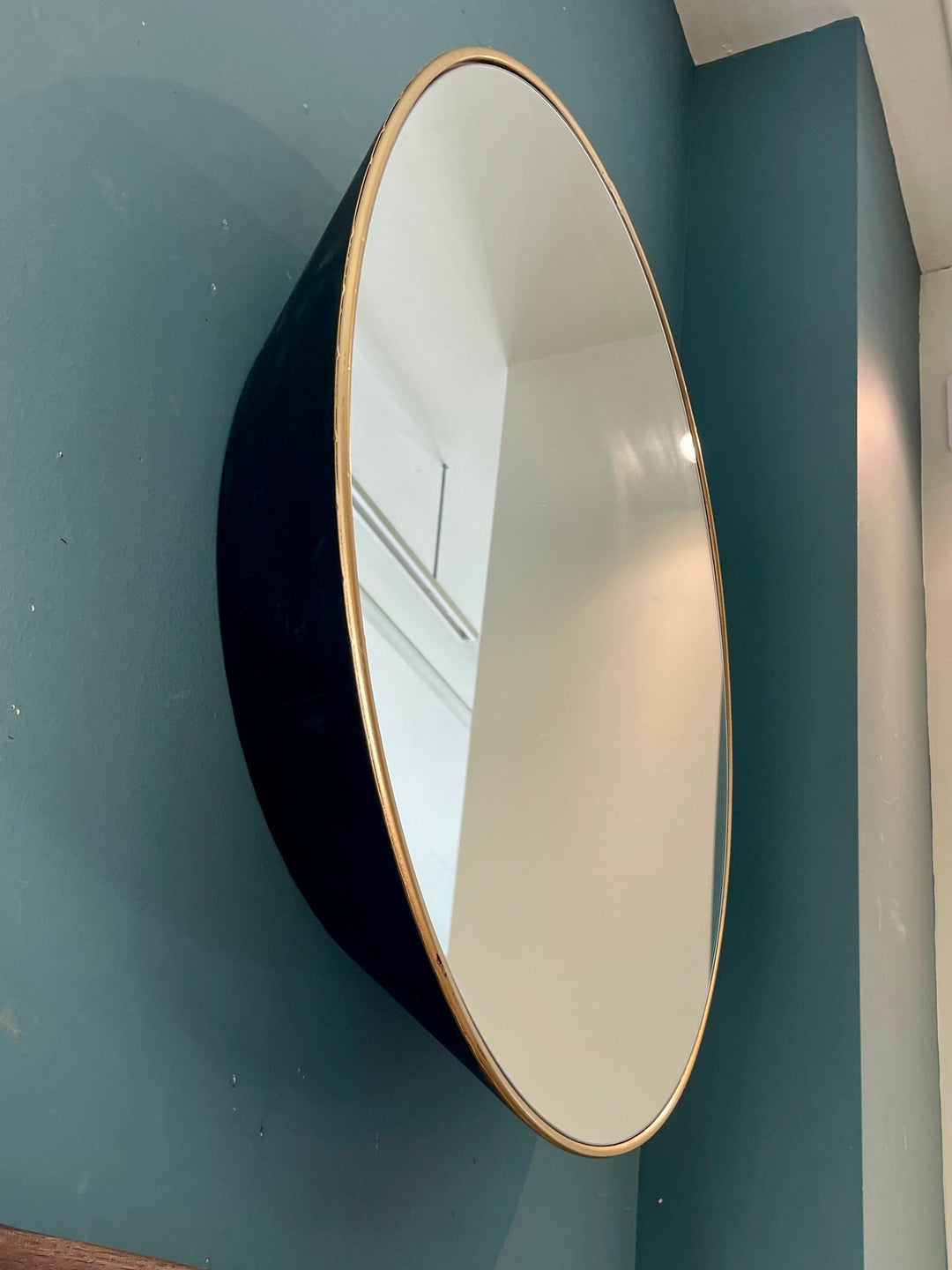 24"Dia Metal Deep Framed Wall Mirrow w/ Gold + Black Finish