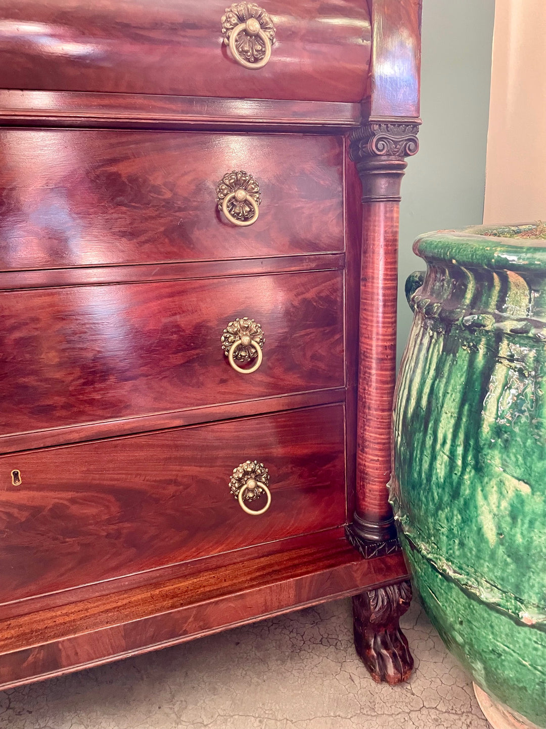 Antique American Empire Mahogany Wood 4 Drawer Chest w/ Claw Feet + Or – Maude Woods