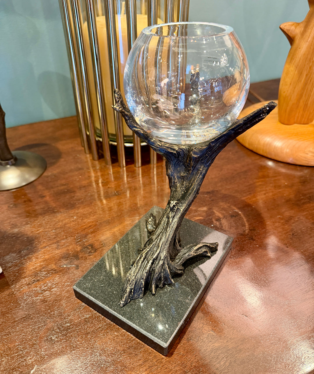 Natural Iron Monterey Vase Holder | 1