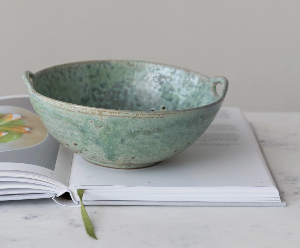 Stoneware Berry Bowl w/ Handles