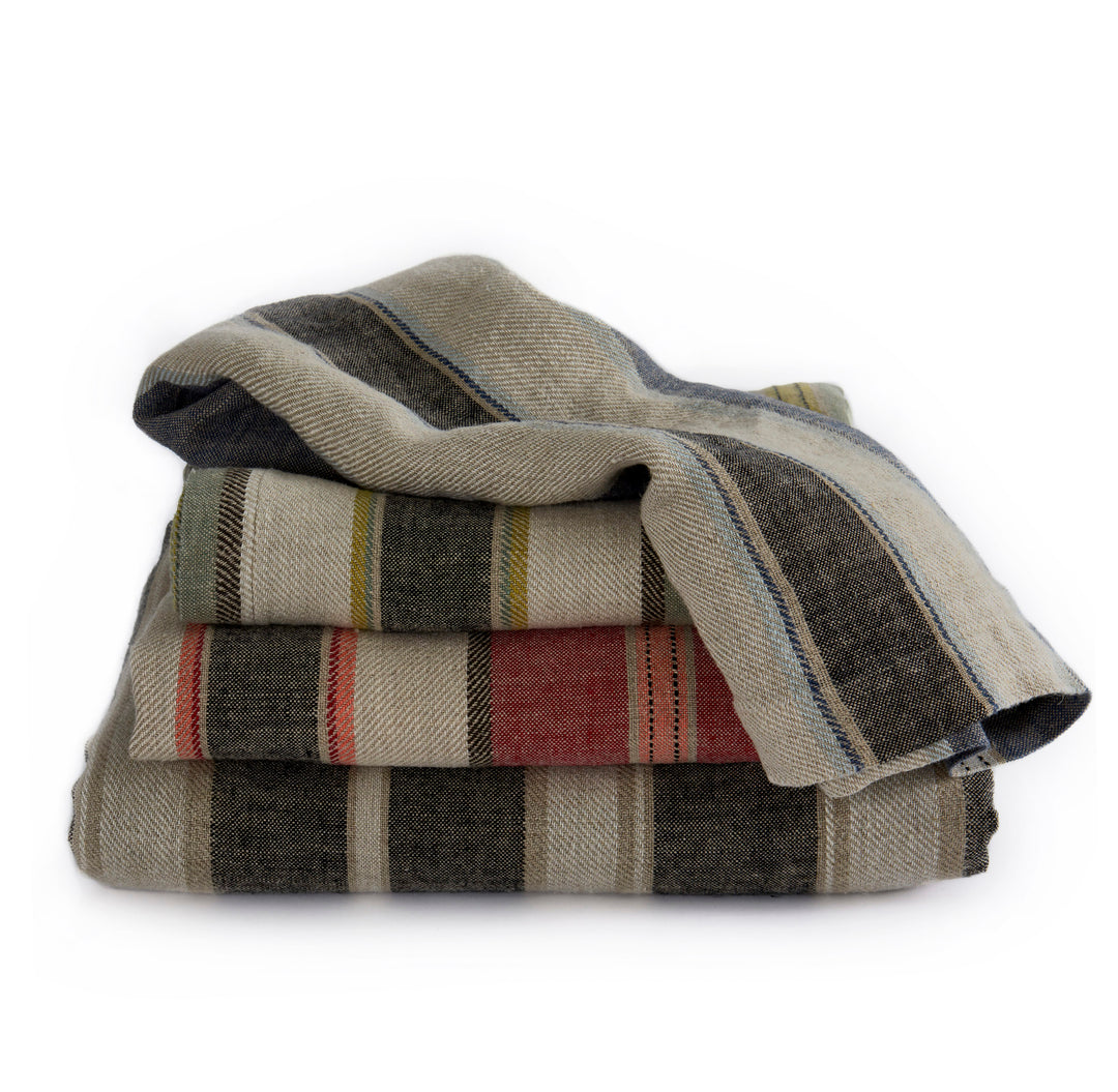 TL at home - Camp Linen Throw | Charcoal