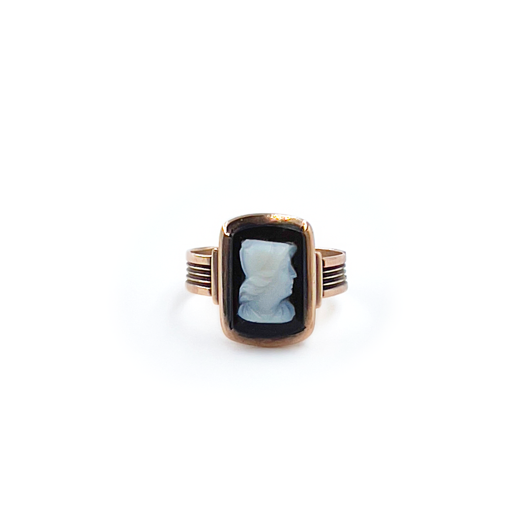 Antique 10k Gold Agate + White Cameo Ring | Sz 5