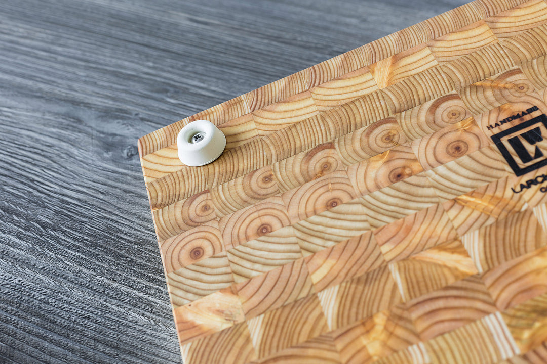 Larch Wood - One-hander Cutting Board | M
