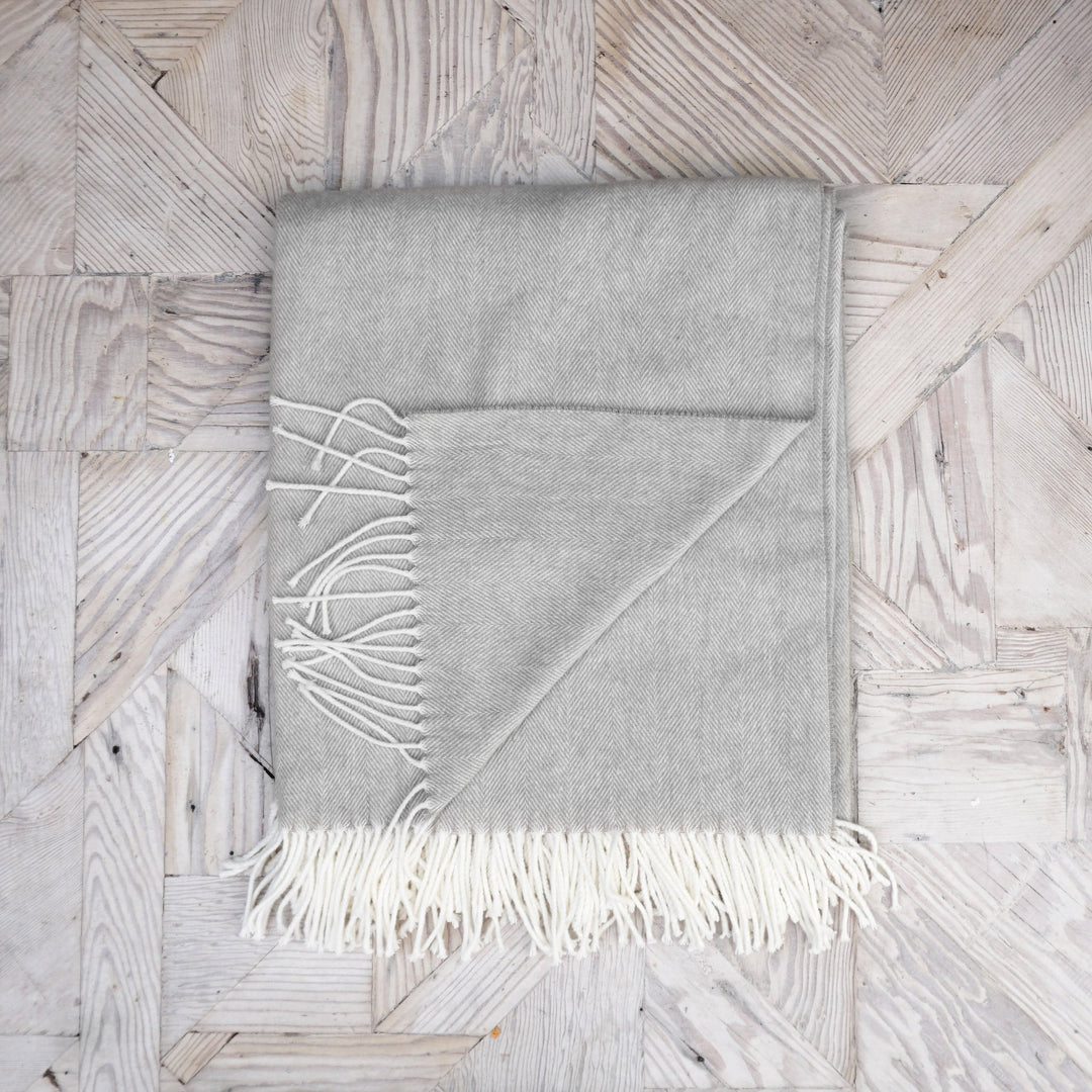 Lands Downunder - Italian Herringbone Throw Light Gray